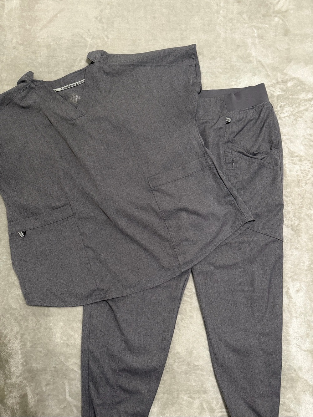 Climate Right by Cuddl Duds Gray Medical Scrub Set-Top & Pants Size XL